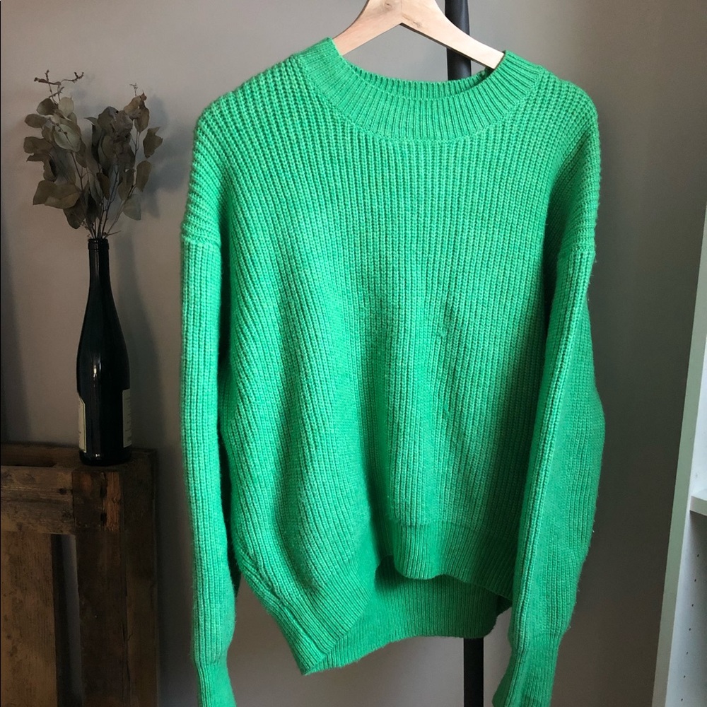 H&M green sweater - size M